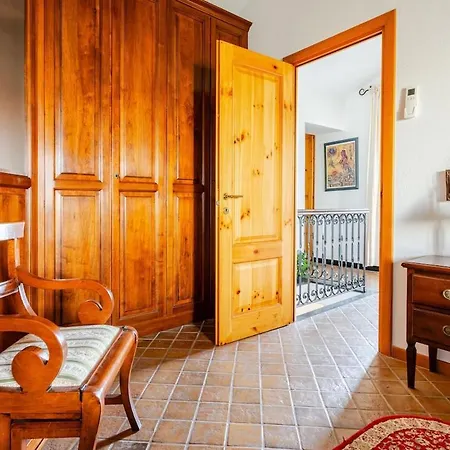 Sea-view Retreat - Pool, Tavern, Fireplace *