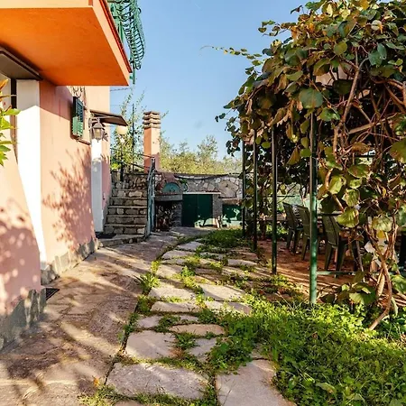 Sea-view Retreat - Pool, Tavern, Fireplace Rapallo