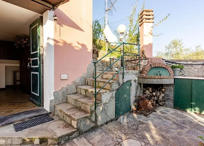 Sea-view Retreat - Pool, Tavern, Fireplace Дом отдыха Рапалло