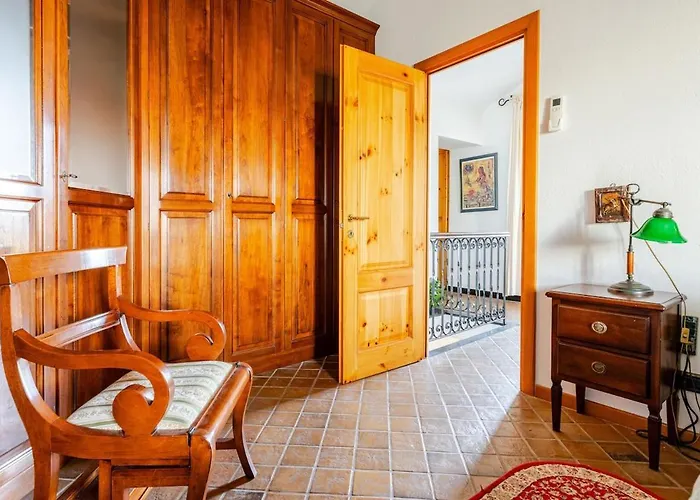 Sea-view Retreat - Pool, Tavern, Fireplace *