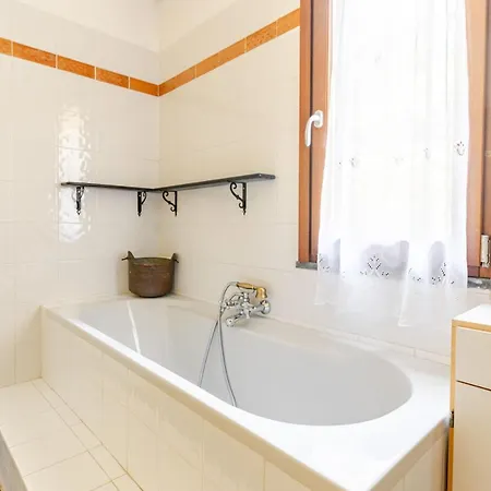 Sea-view Retreat - Pool, Tavern, Fireplace