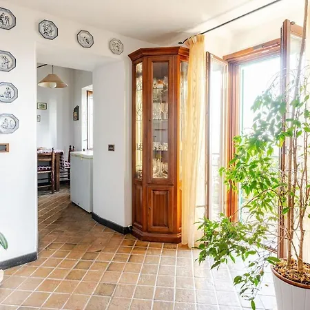 Sea-view Retreat - Pool, Tavern, Fireplace *