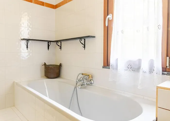 Sea-view Retreat - Pool, Tavern, Fireplace