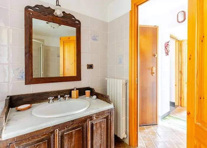 Feriehus Sea-view Retreat - Pool, Tavern, Fireplace *