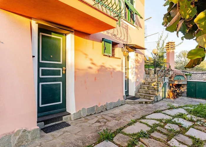 Feriehus Sea-view Retreat - Pool, Tavern, Fireplace