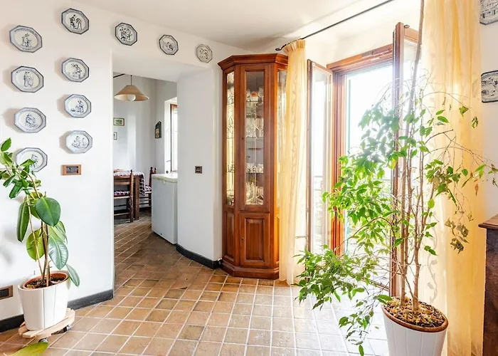 Sea-view Retreat - Pool, Tavern, Fireplace *